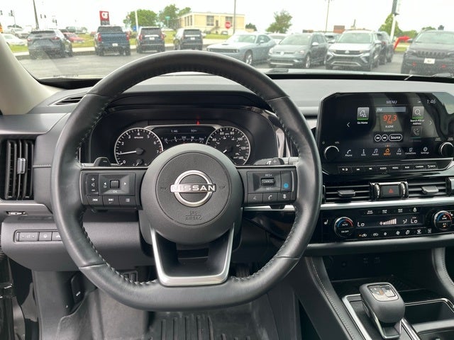 2023 Nissan Pathfinder SL