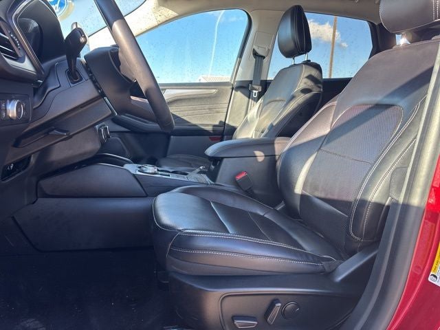 2022 Ford Escape Titanium Hybrid