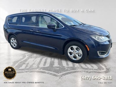 2017 Chrysler Pacifica Hybrid Touring Plus