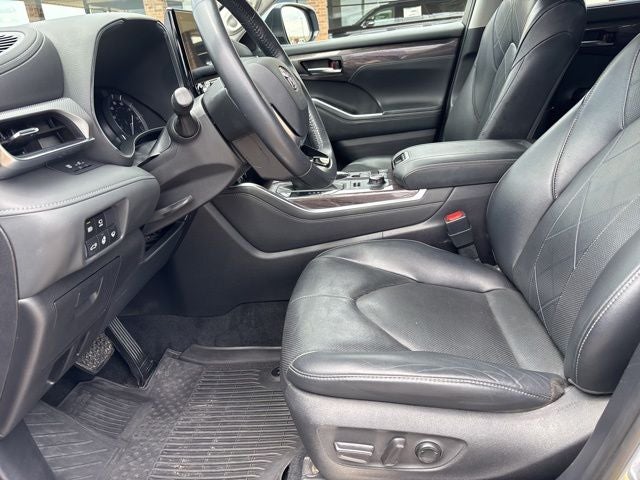 2021 Toyota Highlander Platinum