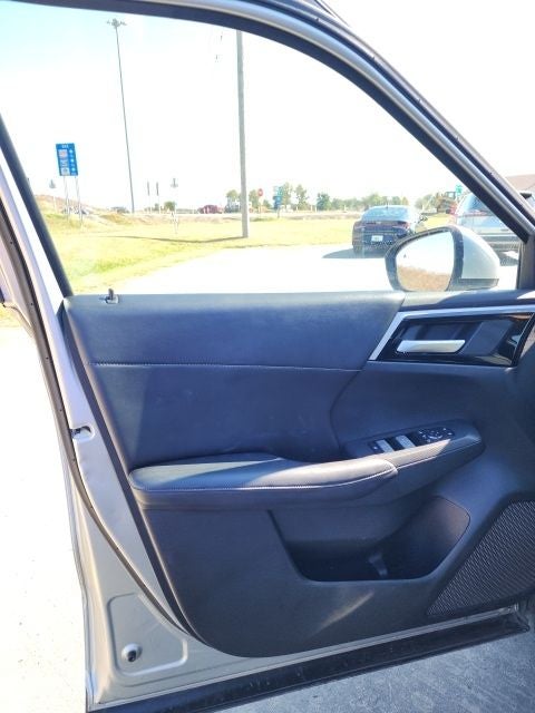 2023 Mitsubishi Outlander PHEV SE