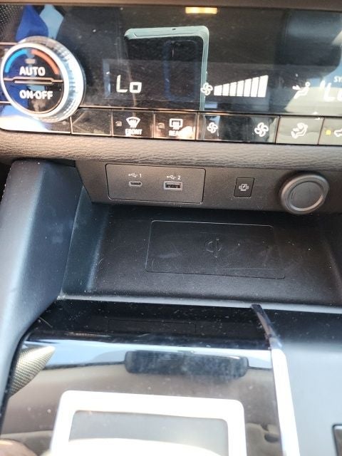 2023 Mitsubishi Outlander PHEV SE