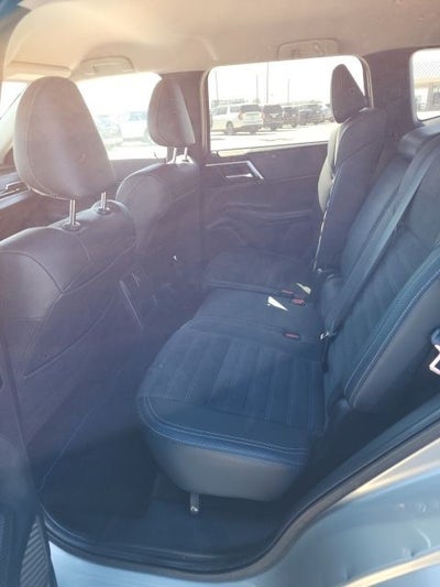 2023 Mitsubishi Outlander PHEV SE