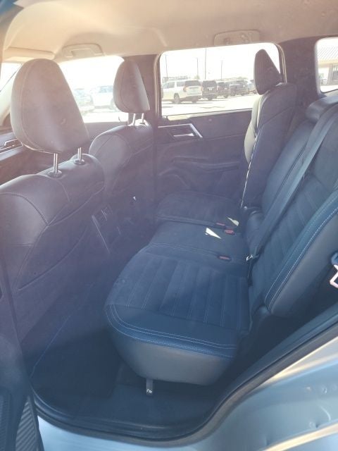 2023 Mitsubishi Outlander PHEV SE