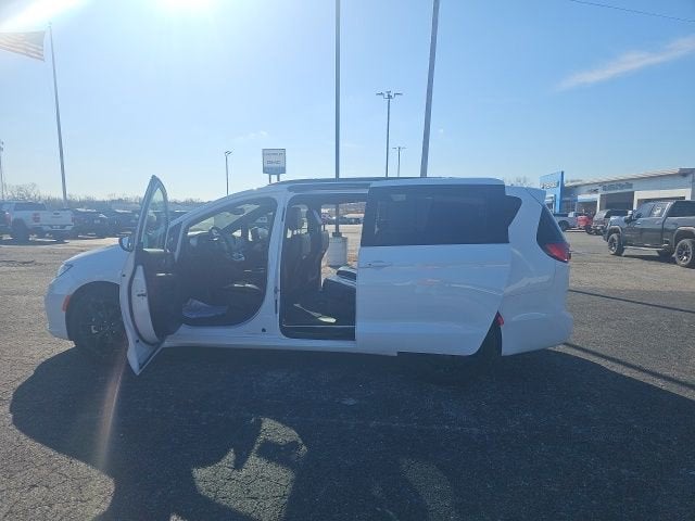 2025 Chrysler Pacifica Limited