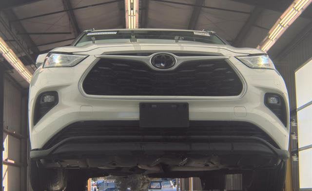 Used 2021 Toyota Highlander XLE with VIN 5TDGZRAH2MS518949 for sale in Kansas City