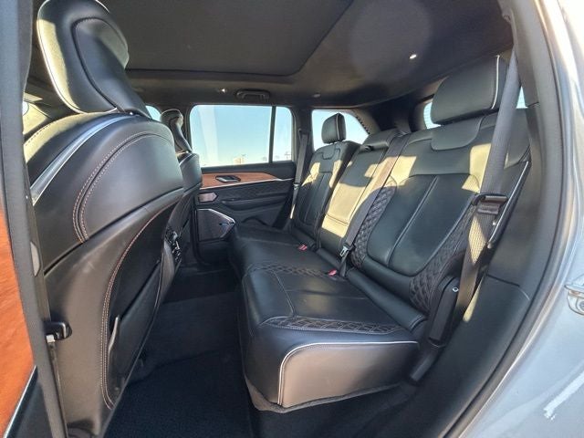 2022 Jeep Grand Cherokee Summit Reserve