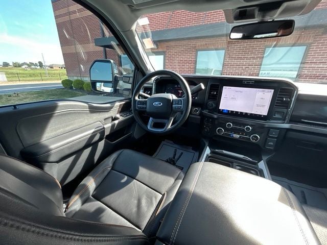 2025 Ford F-350SD Lariat DRW