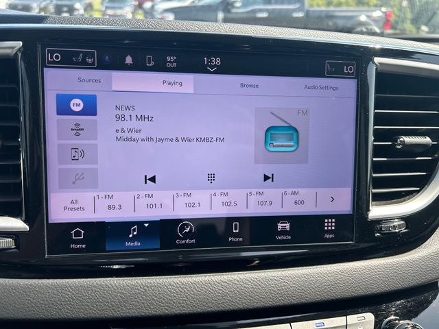 2024 Chrysler Pacifica Touring L