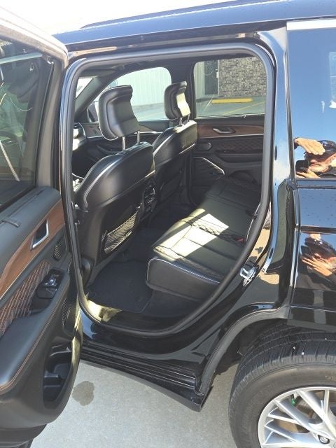 2022 Jeep Grand Cherokee Summit