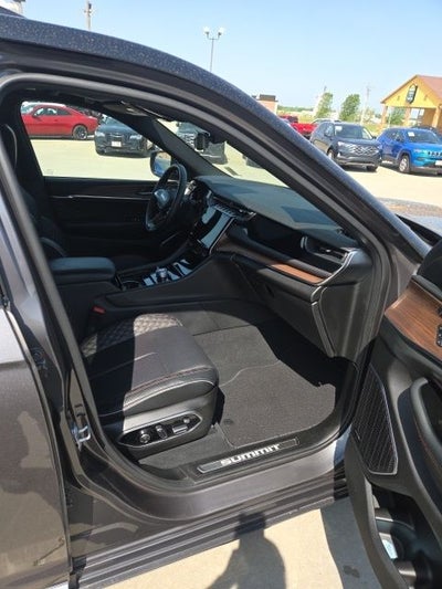 2024 Jeep Grand Cherokee Summit