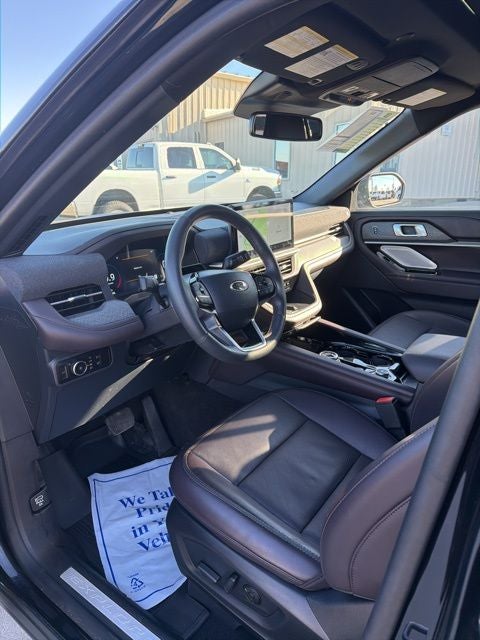 2025 Ford Explorer Platinum