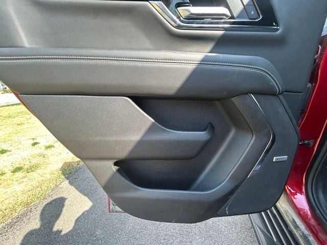 2025 GMC Yukon Elevation