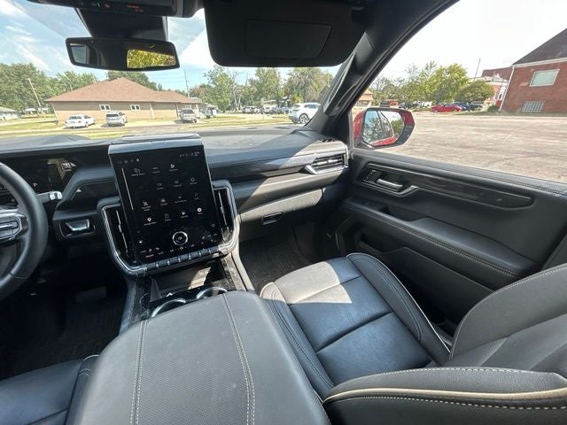 2025 GMC Yukon Elevation
