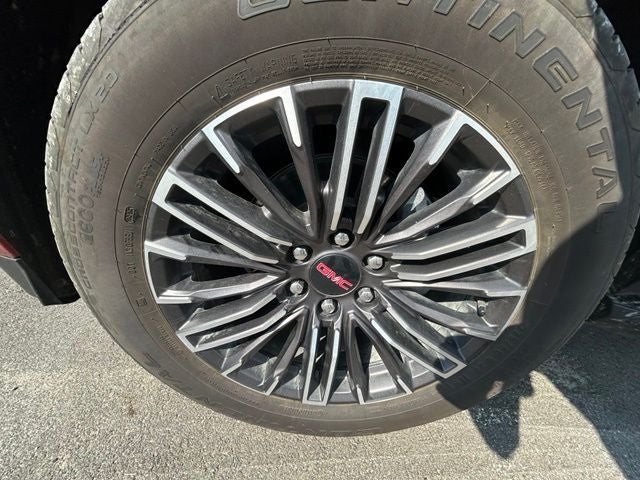 2025 GMC Yukon Elevation