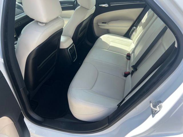 2020 Chrysler 300 Touring