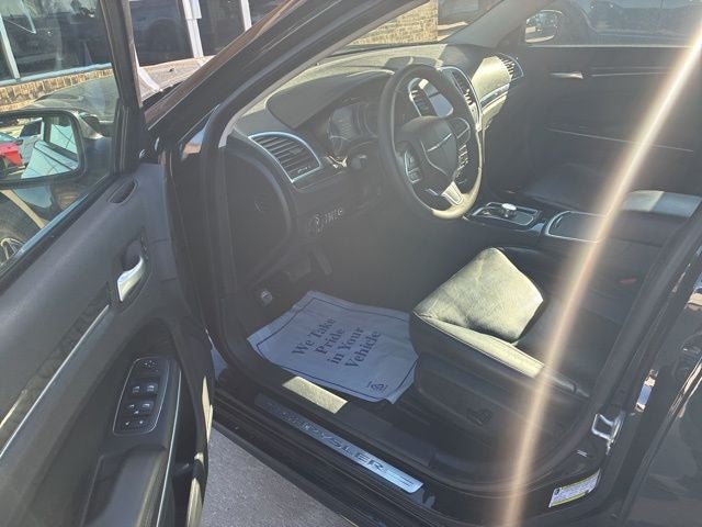 2023 Chrysler 300 Touring