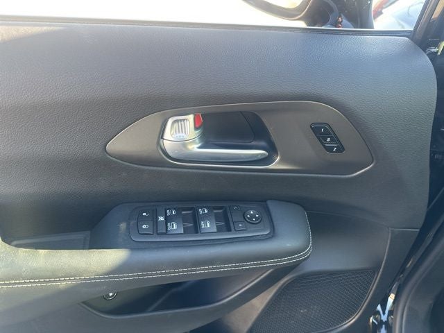 2025 Chrysler Pacifica Hybrid Select