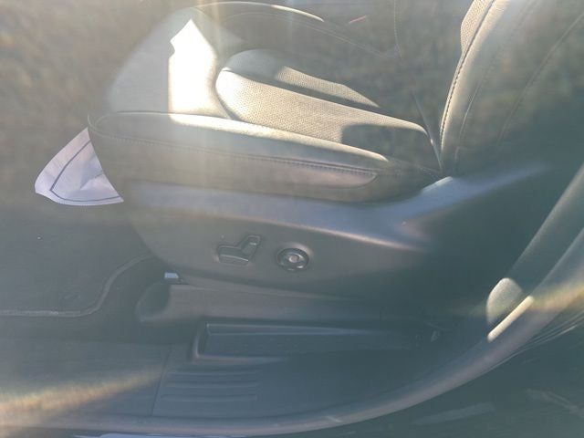 2025 Chrysler Pacifica Hybrid Select