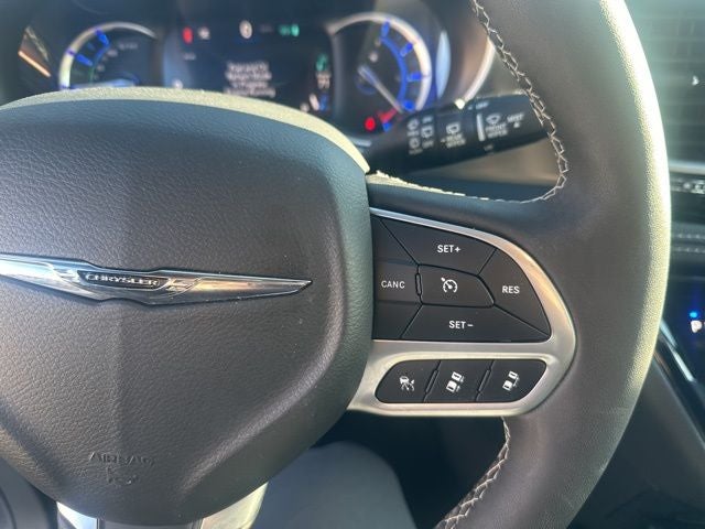 2025 Chrysler Pacifica Hybrid Select
