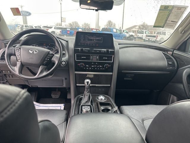 2024 INFINITI QX80 LUXE