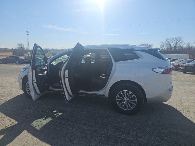 2023 Buick Enclave Essence